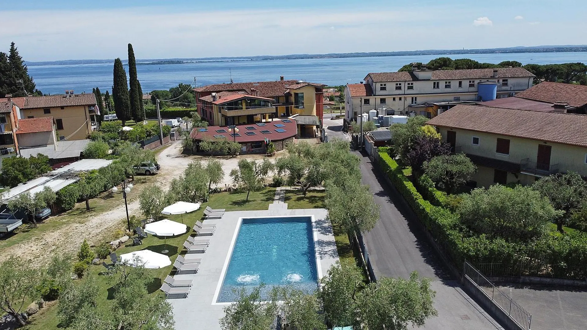Hotel La Pergola モニーガ・デル・ガルダ