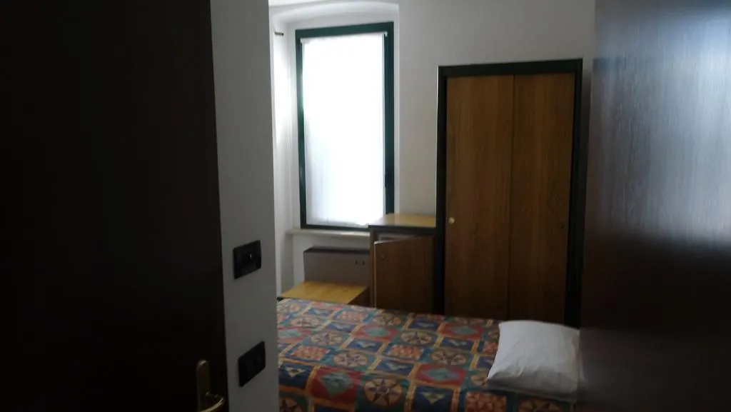***  Hotel La Pergola モニーガ・デル・ガルダ イタリア
